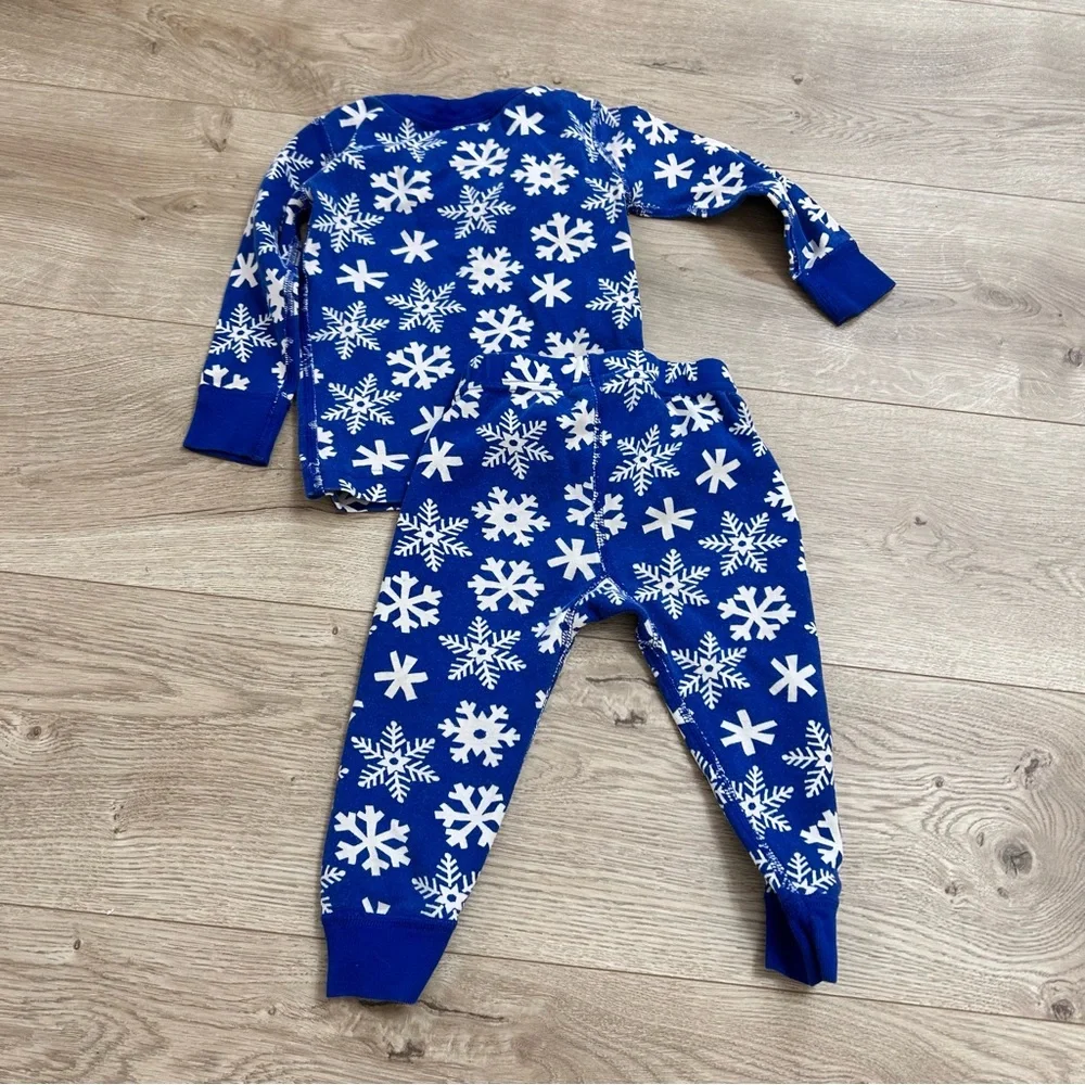 Hanna andersson blue snowflake print pajama set size 2t